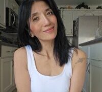 Skinnychinamilf