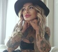 Divina_X_