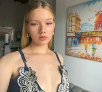 NicoleCut